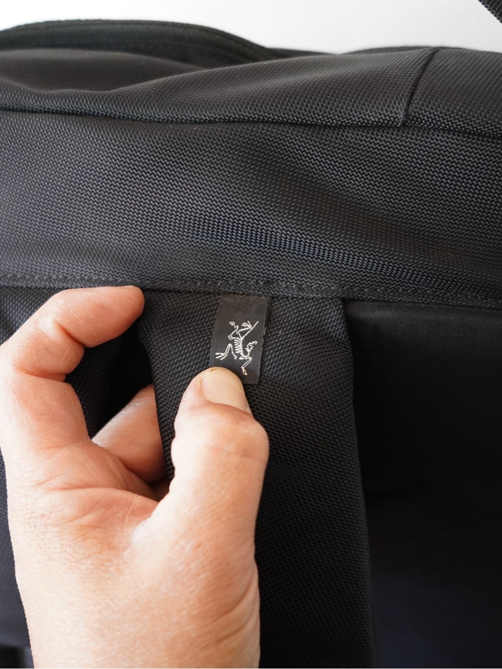 Arc’teryx Blade 30 Backpack Travel Carry-on Luggage Bag Laptop Compartment Black - Picture 8 of 14